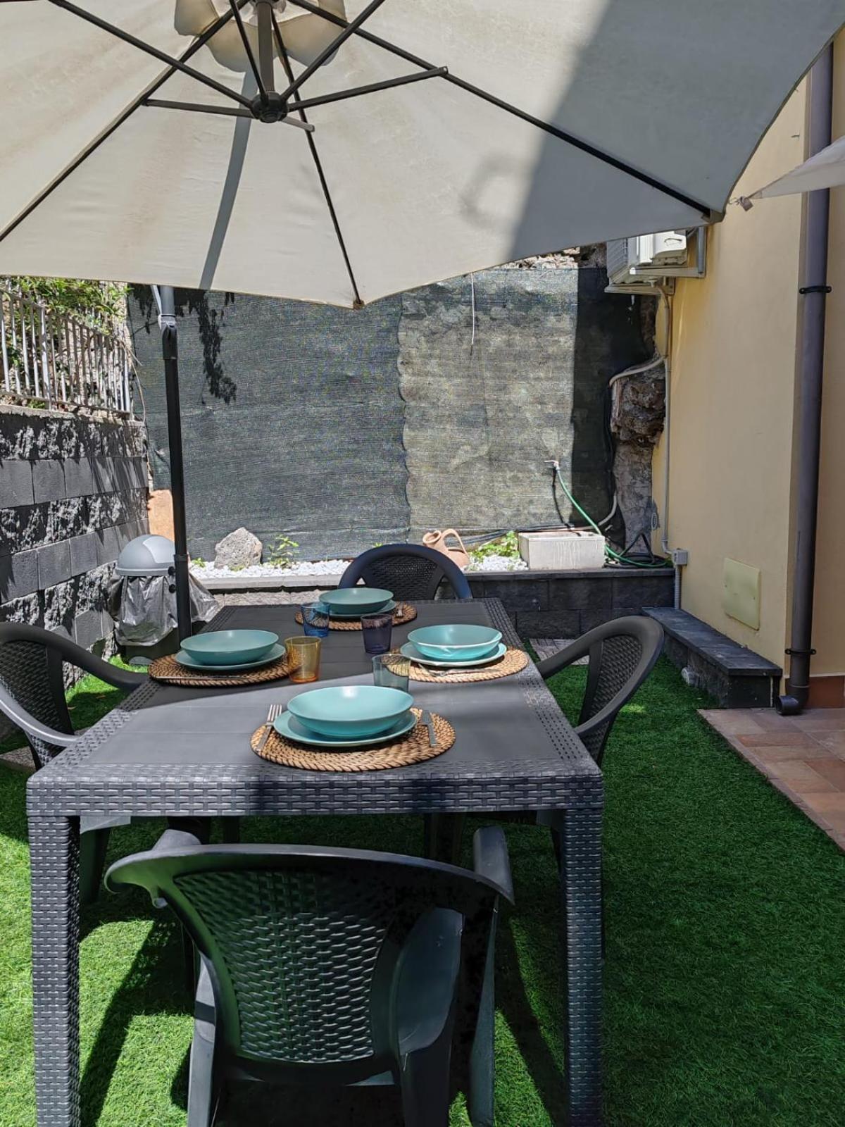 Villa Etna Garden House: Oasis In The Heart Of Catane Extérieur photo