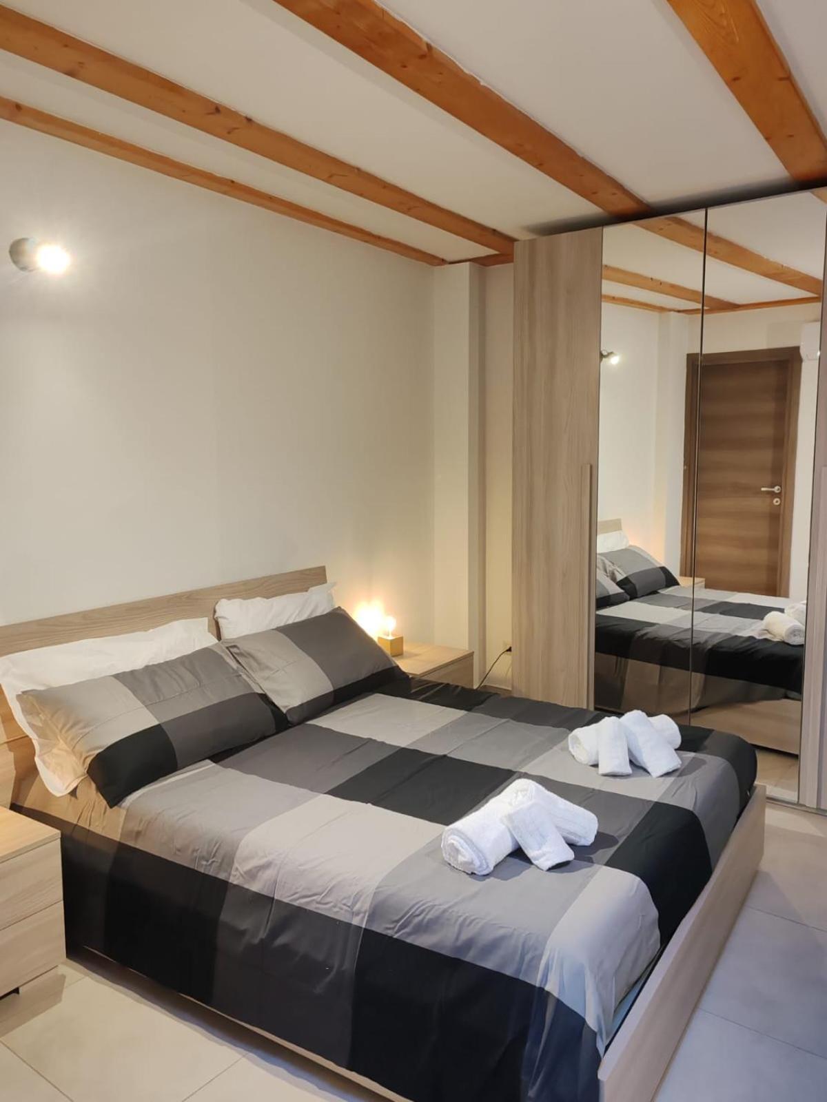 Villa Etna Garden House: Oasis In The Heart Of Catane Extérieur photo